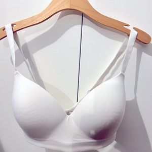 Soma Enbliss Wireless Bra Size 36DD. Excellent condition, minimal wear